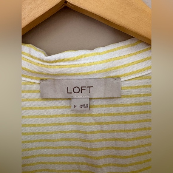 LOFT Light Yellow Striped Button Down Shirt size medium - Picture 4 of 5